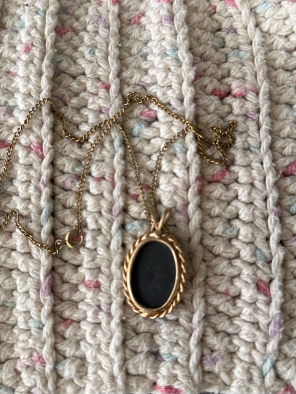 Vintage Gold and Black Victorian Cameo Pendant Necklace EUC - Picture 2 of 4